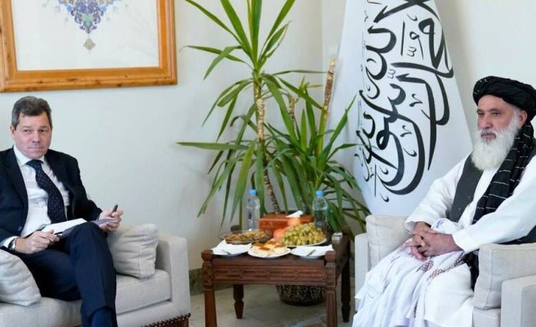 ډاکټر ملا عبدالواسع؛ د یوناما د سیاسي څانګې له مشر سرهلیدنه ترسره کړې