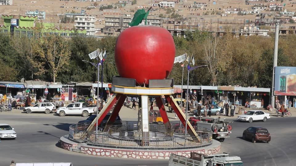 میدان وردګ کې د ټرافیکي پېښې له امله ۴ کسانو ته مرګ ژوبله اوښتې ده