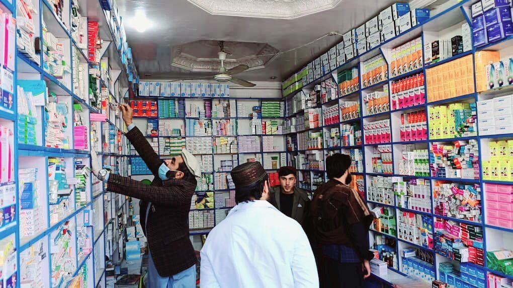 په خوست کې د قانون ماتونکو درملتونونو پر ضد اقدام؛ ۱۴ درملتونونه او یو عمده پلورنځی تړل شوی